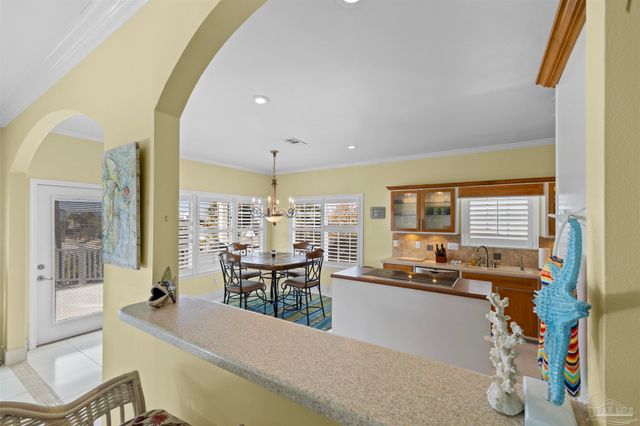 4 Calle Hermosa, Pensacola Beach, FL 32561