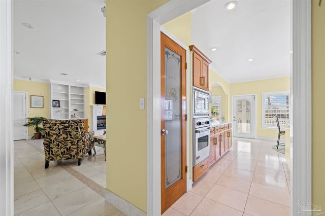 4 Calle Hermosa, Pensacola Beach, FL 32561