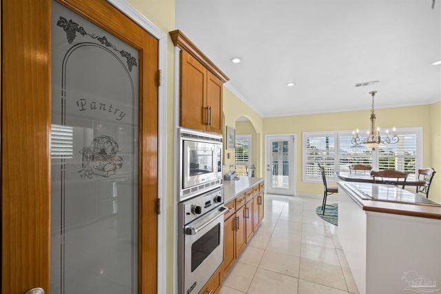 4 Calle Hermosa, Pensacola Beach, FL 32561