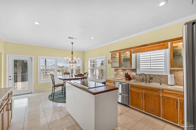 4 Calle Hermosa, Pensacola Beach, FL 32561