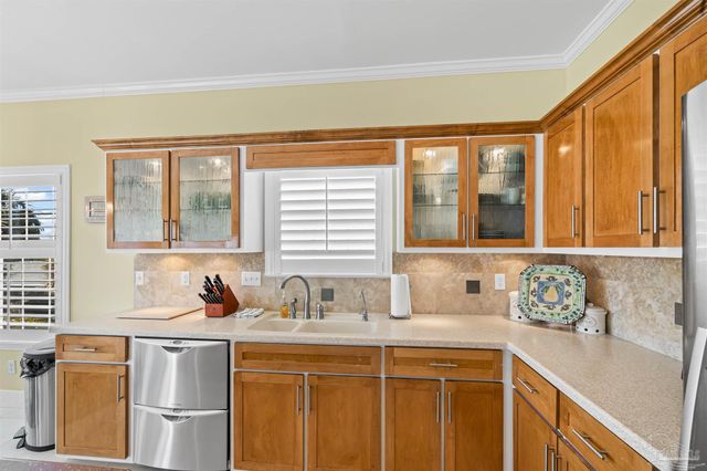 4 Calle Hermosa, Pensacola Beach, FL 32561