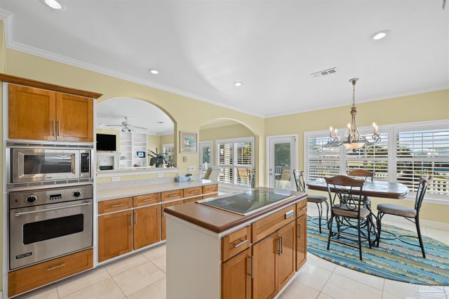 4 Calle Hermosa, Pensacola Beach, FL 32561