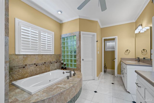 4 Calle Hermosa, Pensacola Beach, FL 32561