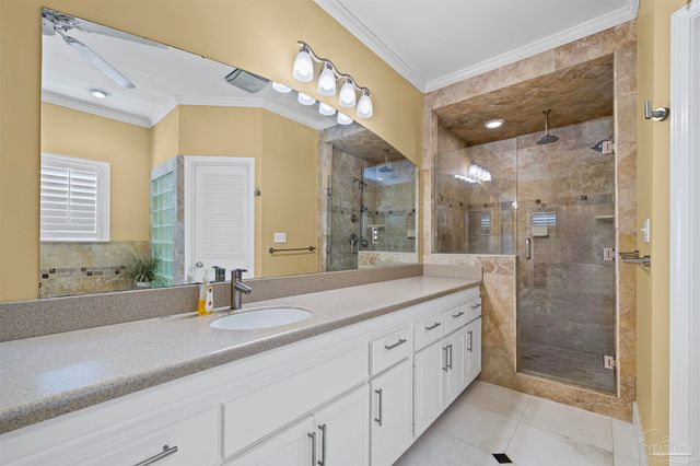 4 Calle Hermosa, Pensacola Beach, FL 32561