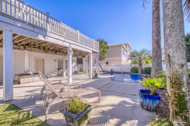 4 Calle Hermosa, Pensacola Beach, FL 32561