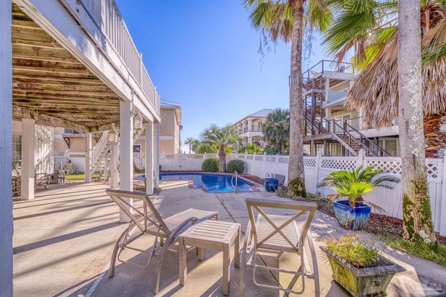 4 Calle Hermosa, Pensacola Beach, FL 32561