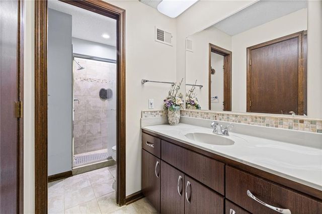 12606 W 69th Street, Shawnee, KS 66216