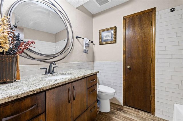 12606 W 69th Street, Shawnee, KS 66216