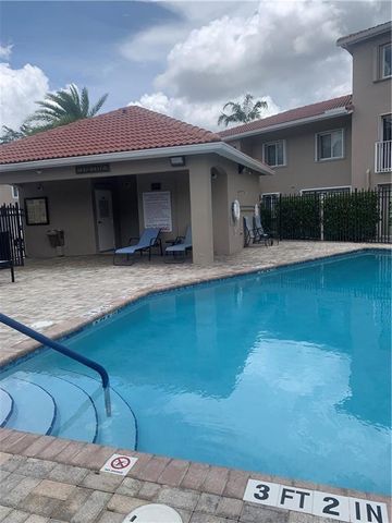 103 Riviera Circle, Weston, FL 33326