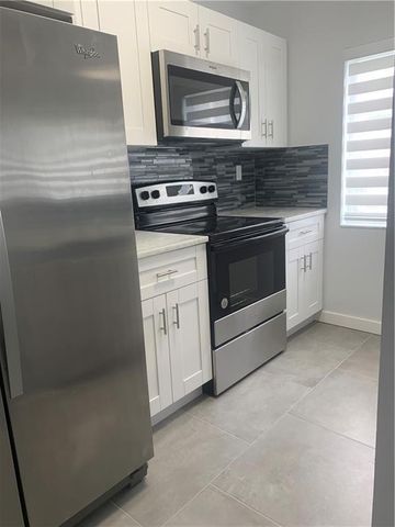 103 Riviera Circle, Weston, FL 33326