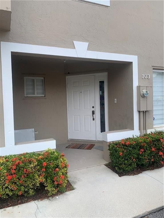 103 Riviera Circle, Weston, FL 33326