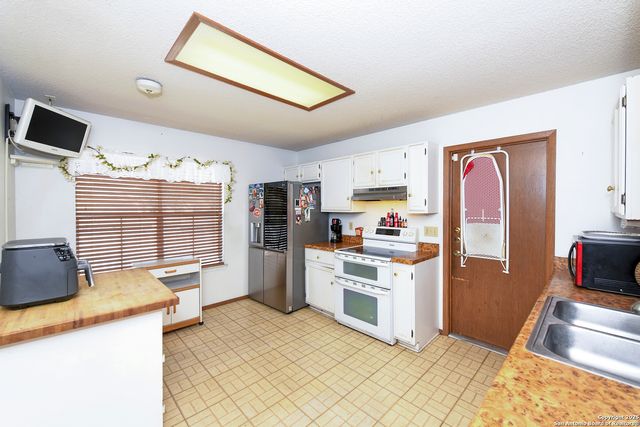 11403 Jarbo Pass, San Antonio, TX 78245