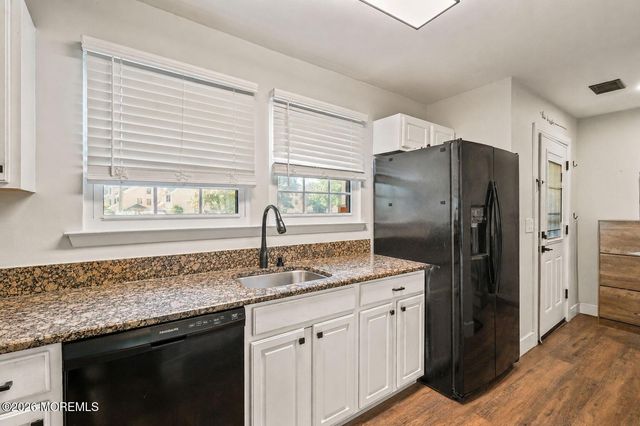 401 Wildflower Court, Jackson, NJ 08527