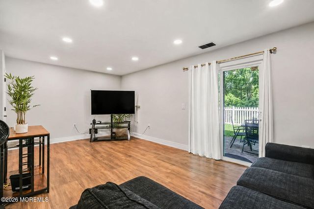 401 Wildflower Court, Jackson, NJ 08527