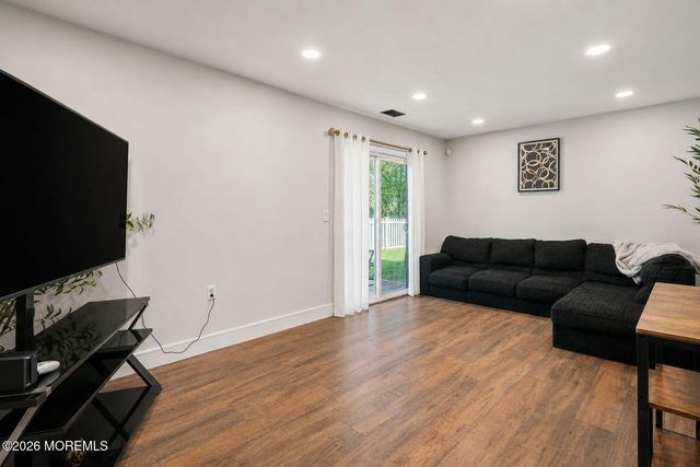 401 Wildflower Court, Jackson, NJ 08527