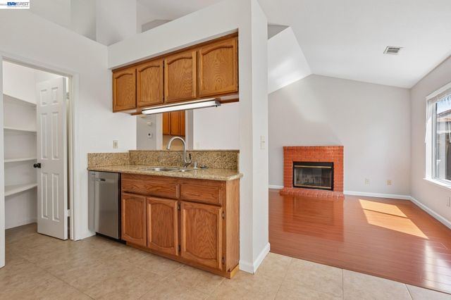 1846 Bayberry Ln, Tracy, CA 95376