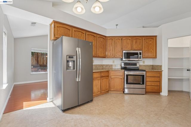 1846 Bayberry Ln, Tracy, CA 95376