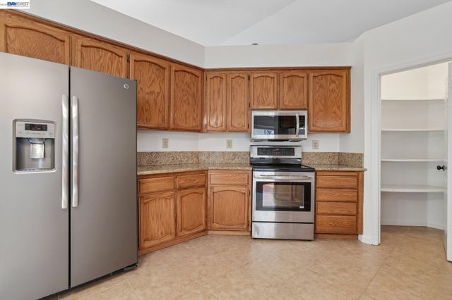 1846 Bayberry Ln, Tracy, CA 95376