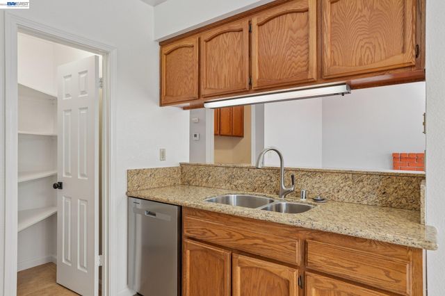 1846 Bayberry Ln, Tracy, CA 95376