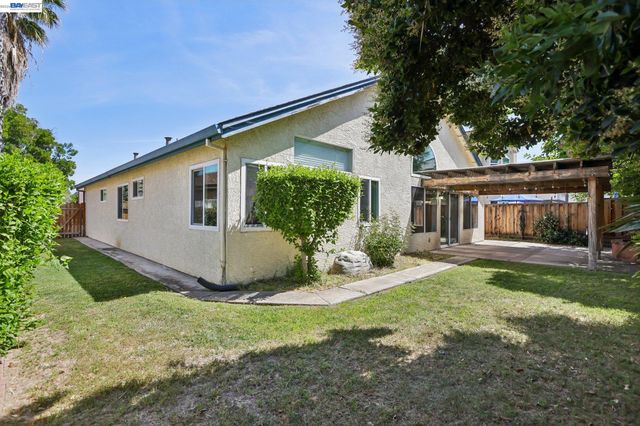 1846 Bayberry Ln, Tracy, CA 95376