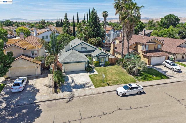 1846 Bayberry Ln, Tracy, CA 95376