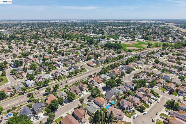 1846 Bayberry Ln, Tracy, CA 95376
