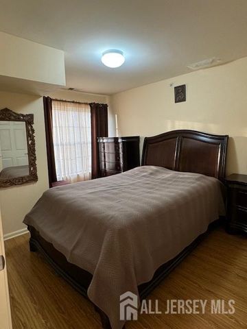 71 Liddle Avenue, Edison, NJ 08837