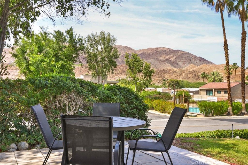 Image 42 of property listing at 48652 Desert Flower Drive, Palm Desert, CA 92260