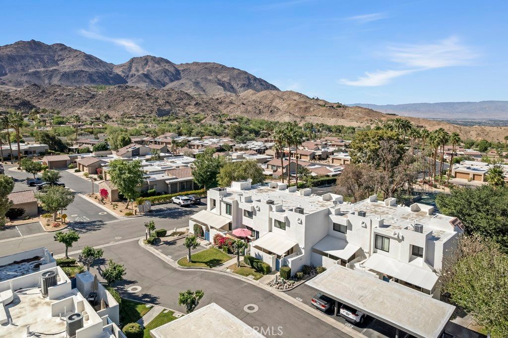 Image 45 of property listing at 48652 Desert Flower Drive, Palm Desert, CA 92260