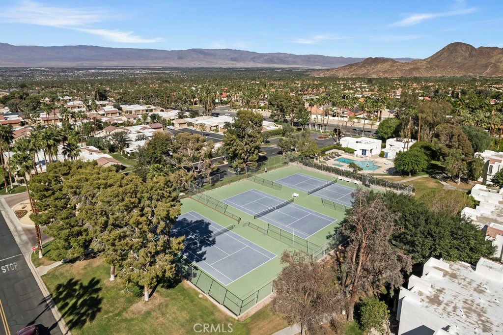 Image 48 of property listing at 48652 Desert Flower Drive, Palm Desert, CA 92260