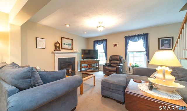 20 Holly Bush Lane, Norwich, CT 06360