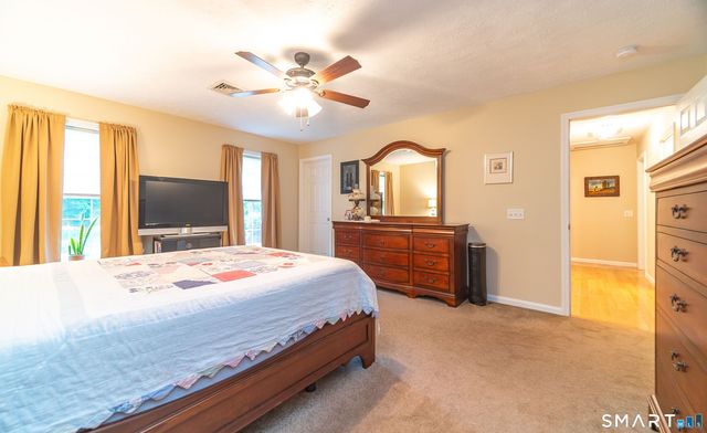 20 Holly Bush Lane, Norwich, CT 06360