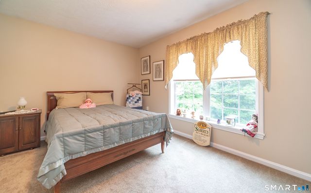 20 Holly Bush Lane, Norwich, CT 06360
