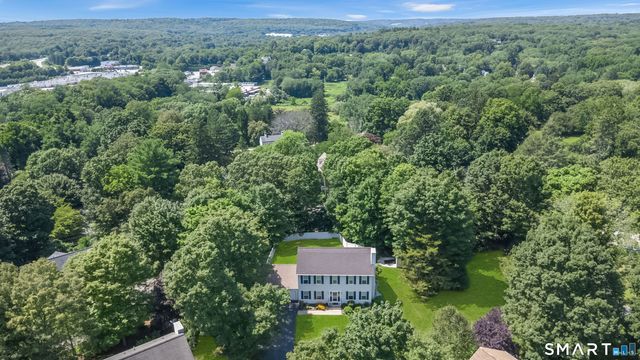 20 Holly Bush Lane, Norwich, CT 06360