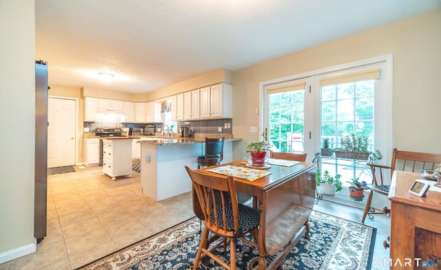 20 Holly Bush Lane, Norwich, CT 06360