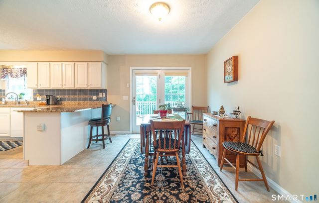 20 Holly Bush Lane, Norwich, CT 06360