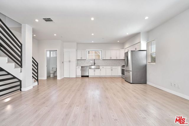 1143 Irolo Street, Los Angeles, CA 90006