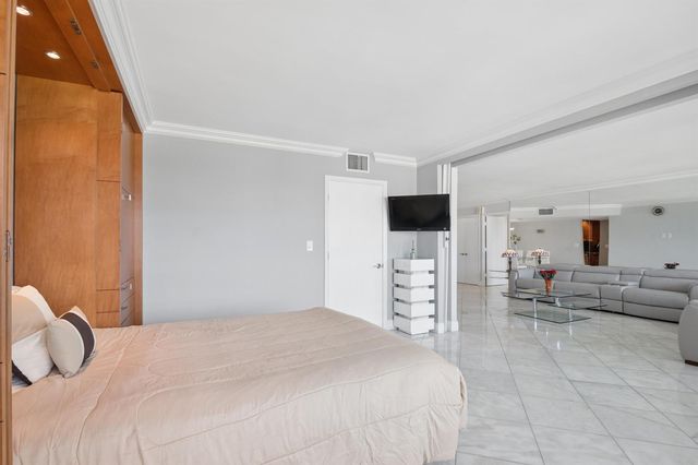 2100 S Ocean Lane 703, Fort Lauderdale, FL 33316