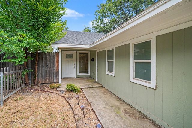 1815 Lipscomb Street, Fort Worth, TX 76110