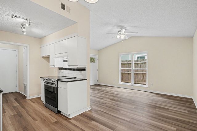 1815 Lipscomb Street, Fort Worth, TX 76110