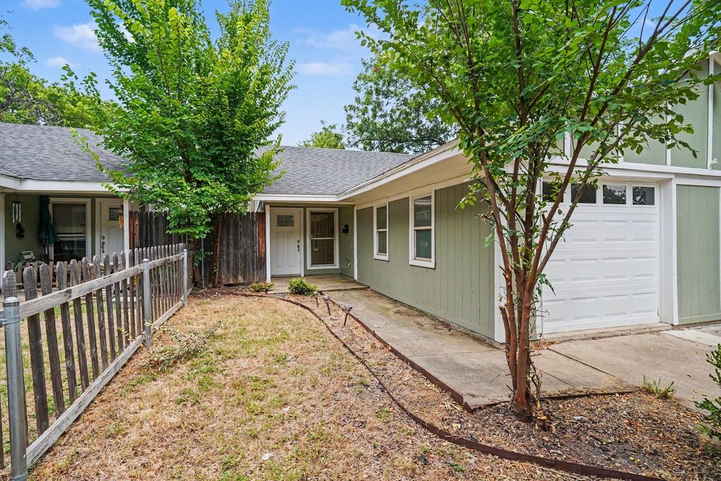 1815 Lipscomb Street, Fort Worth, TX 76110
