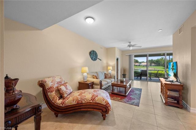 6815 Ascot DR 102, Naples, FL 34113