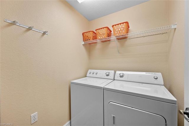 6815 Ascot DR 102, Naples, FL 34113