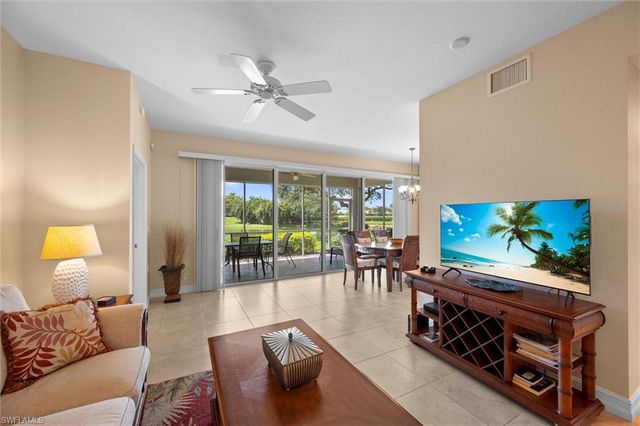 6815 Ascot DR 102, Naples, FL 34113