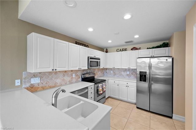 6815 Ascot DR 102, Naples, FL 34113