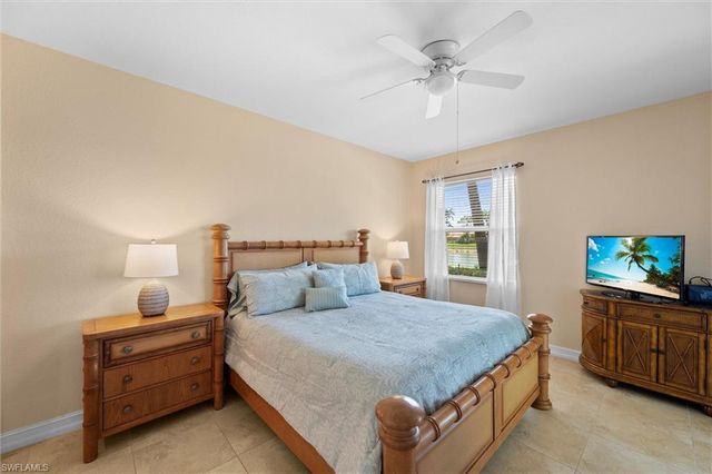 6815 Ascot DR 102, Naples, FL 34113