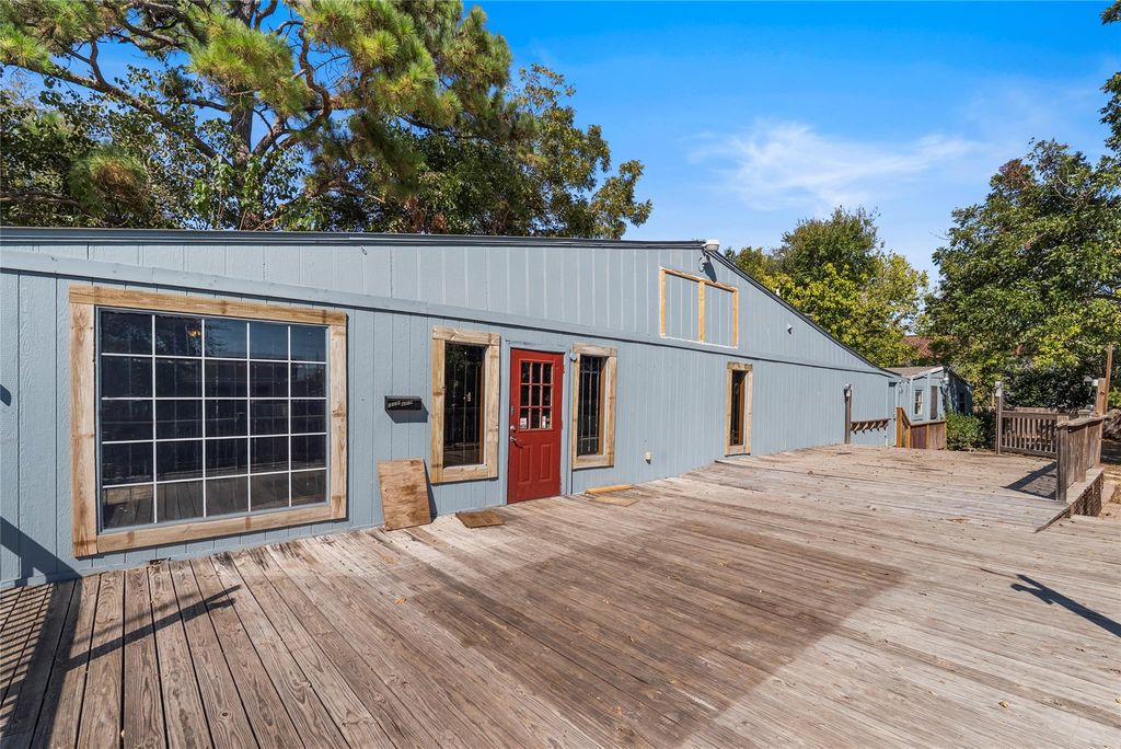 313 N Main ST, Elgin, TX 78621