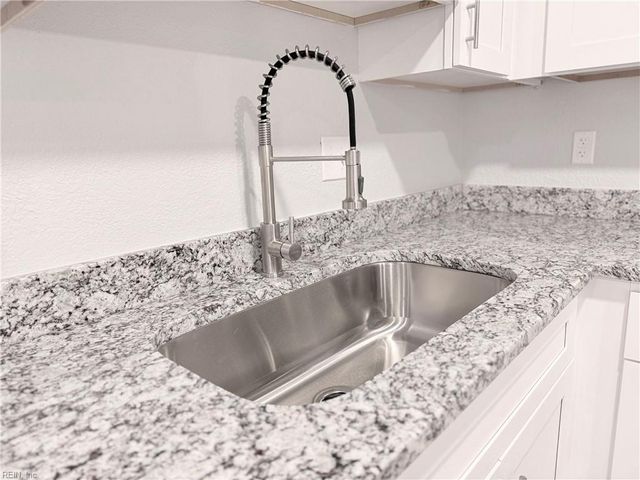 2134 Point Hollow CT, Virginia Beach, VA 23455