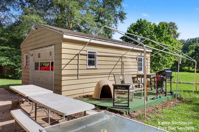 7950 96th Street SE, Alto, MI 49302