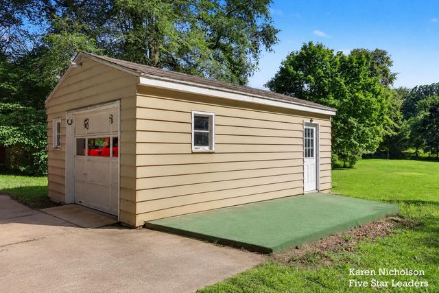 7950 96th Street SE, Alto, MI 49302